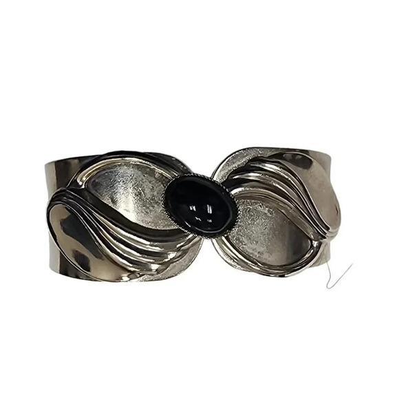 Vintage Jewelry - Vintage Black Oval Onyx Hinged Wide Cuff Bangle Bracelet Silver Tone